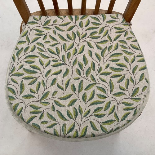 Green leaves pattern chair - green,